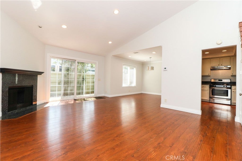 Photo of Listing #CV25177273