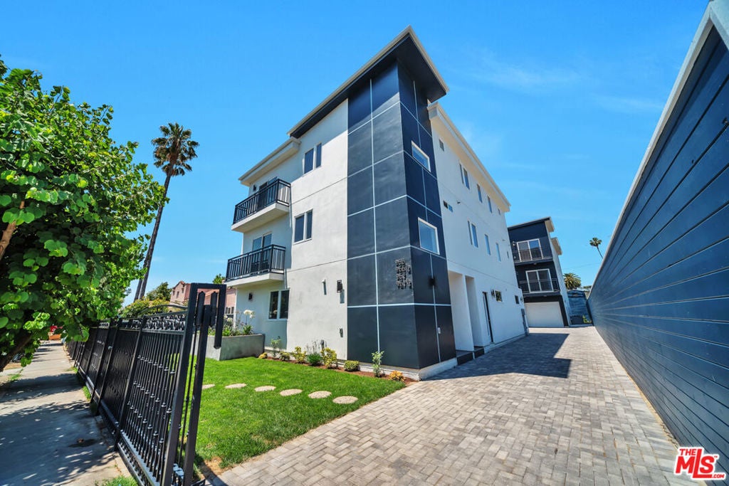 Photo of Listing #25576373