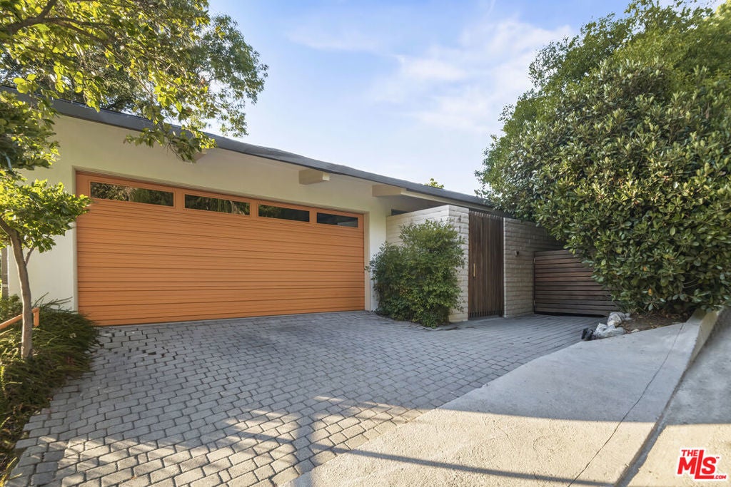 Photo of Listing #25575621