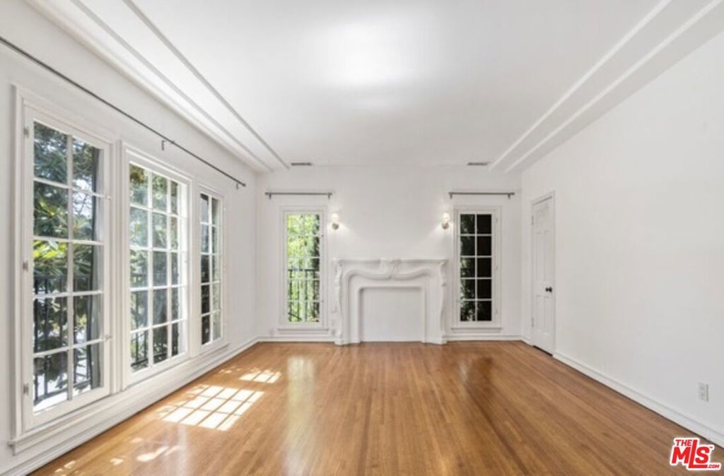 Photo of Listing #25576441