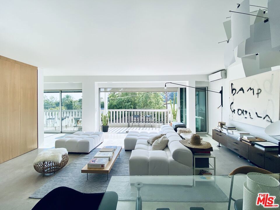 Photo of Listing #25574517