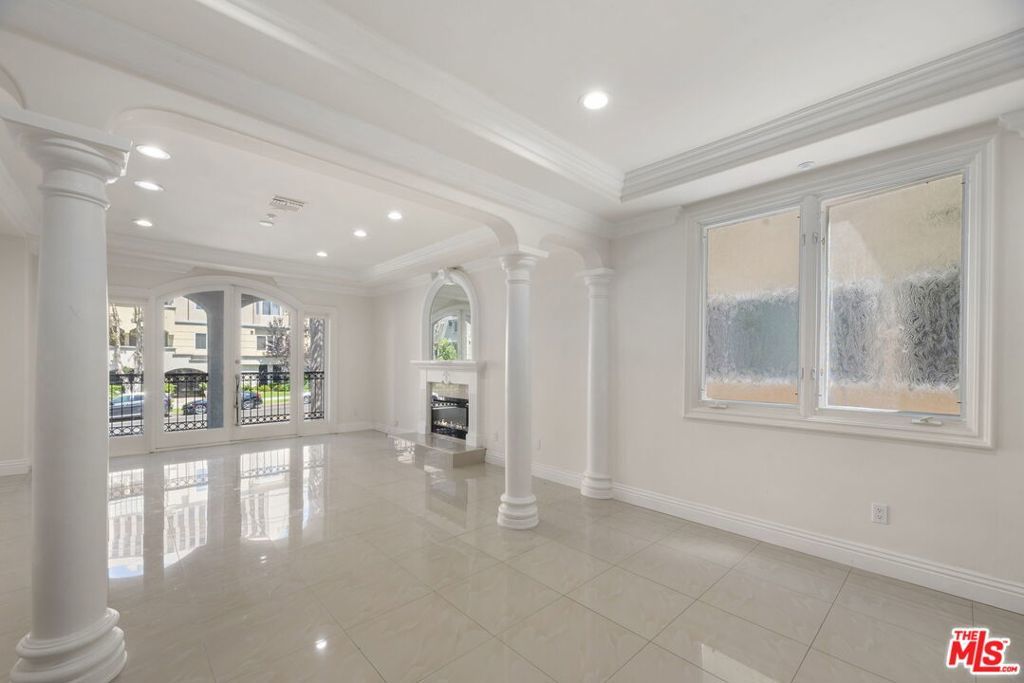 Photo of Listing #25576695