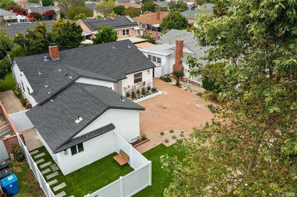 Photo of Listing #SR25180188