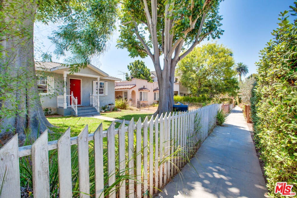 Photo of Listing #25574015