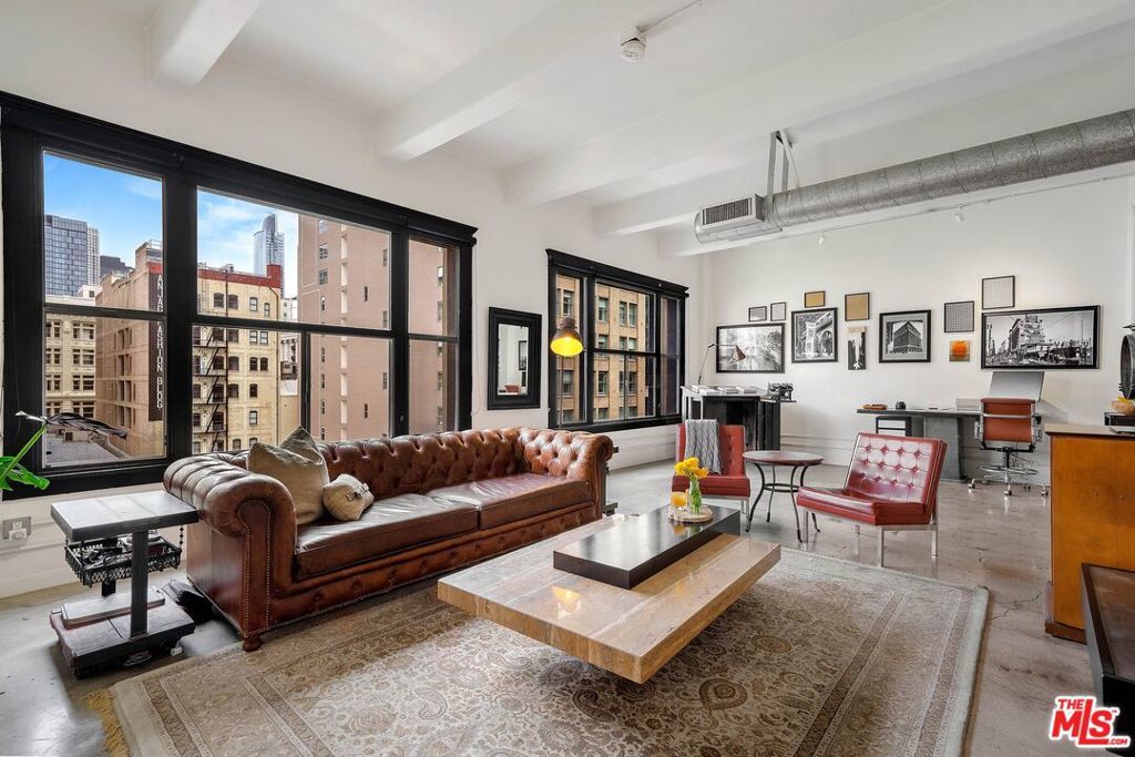 Photo of Listing #25576995