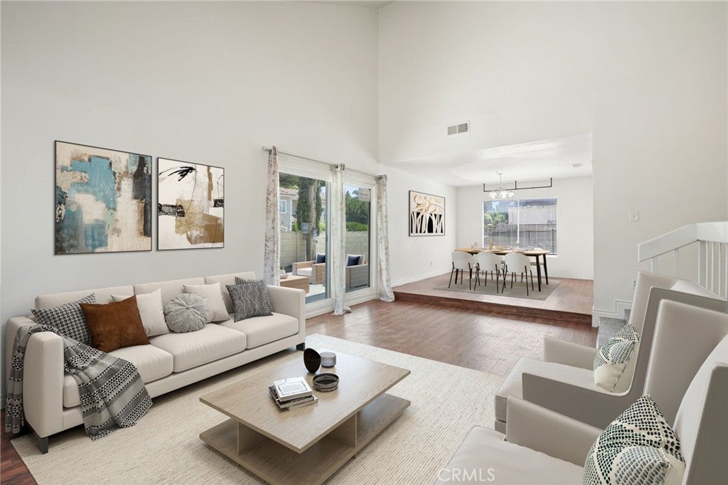 Photo of Listing #SR25180959