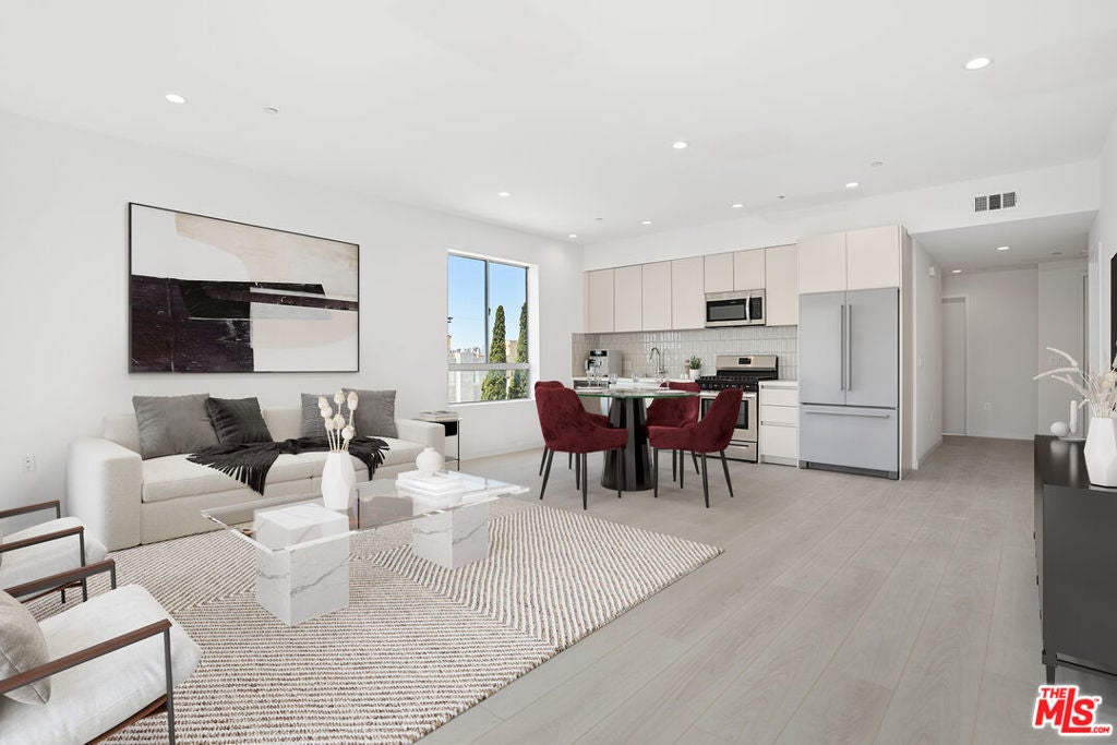 Photo of Listing #25577413