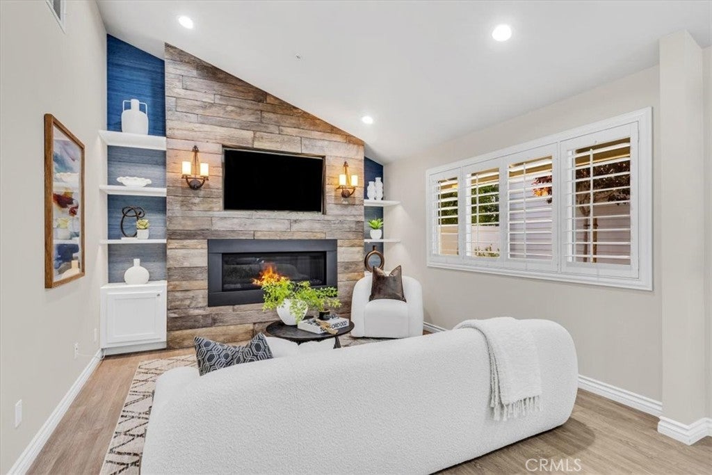 Photo of Listing #OC25181215