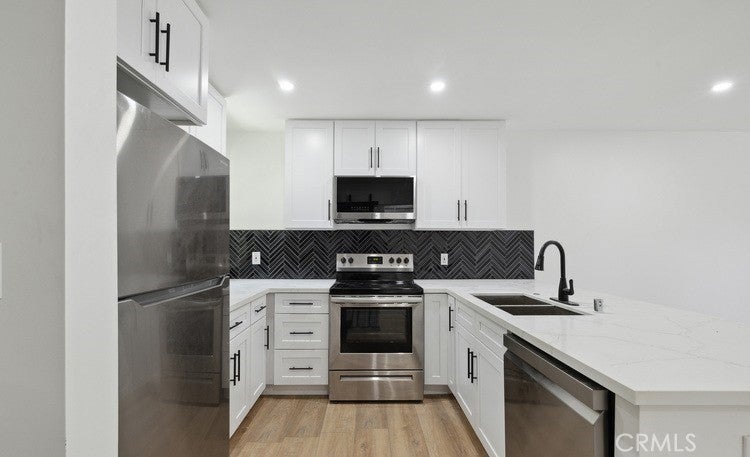 Photo of Listing #SR25181293