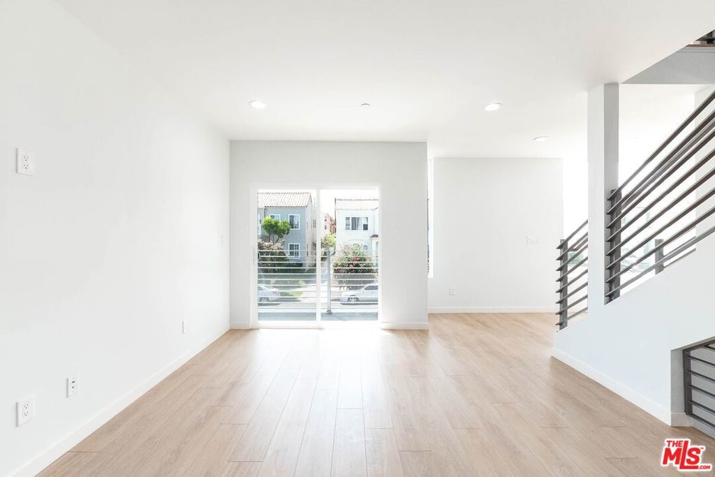 Photo of Listing #25577489