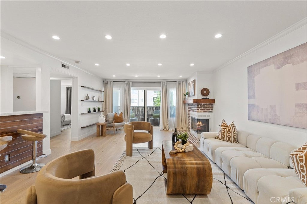 Photo of Listing #SB25182079