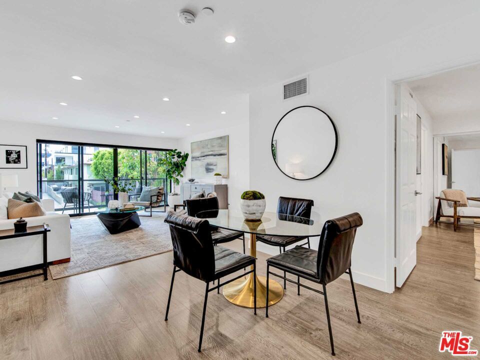 Photo of Listing #25576677