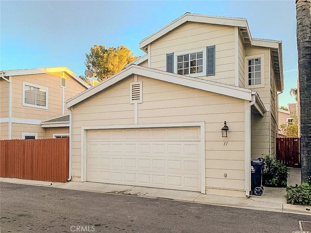 Photo of Listing #SR25181893