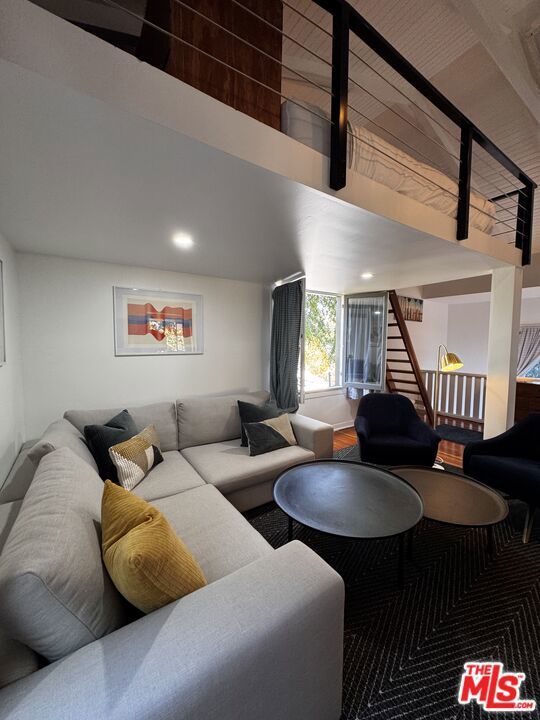 Photo of Listing #25576997