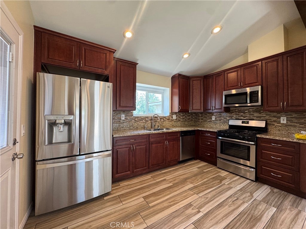 Photo of Listing #SR25177330