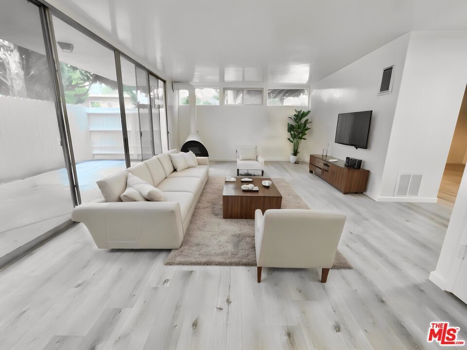 Photo of Listing #25577541