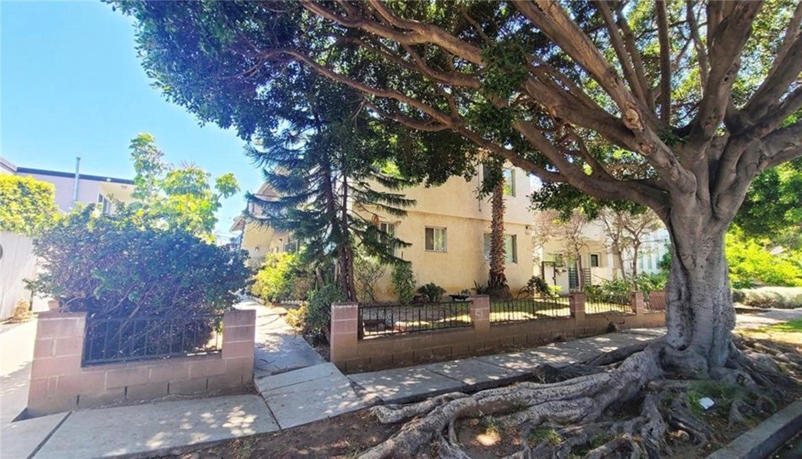 Photo of Listing #SR25184139