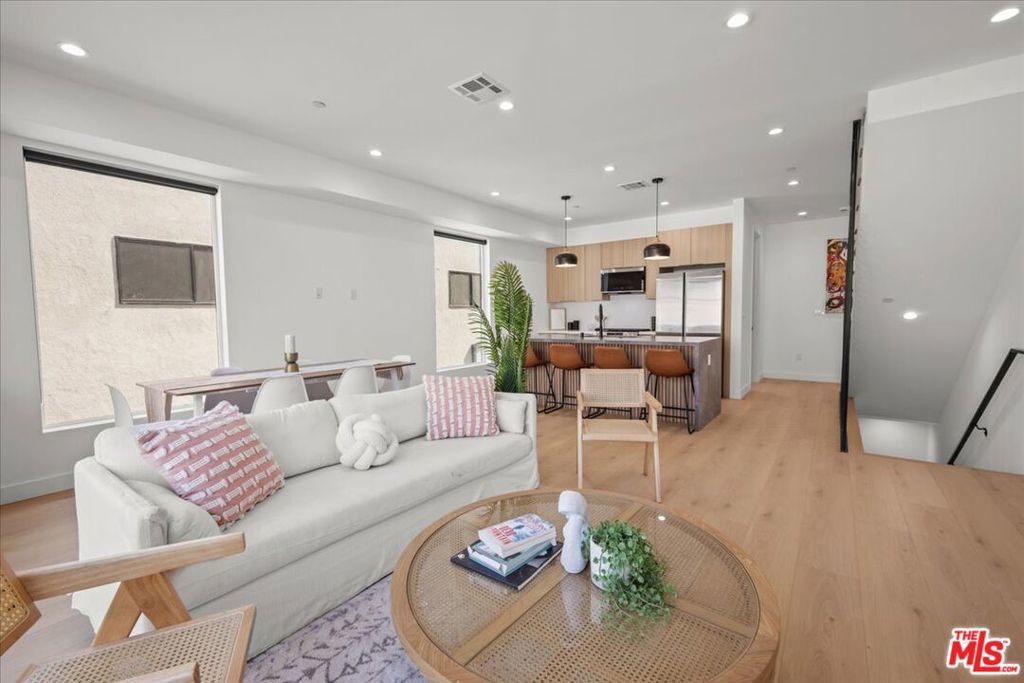 Photo of Listing #25578901