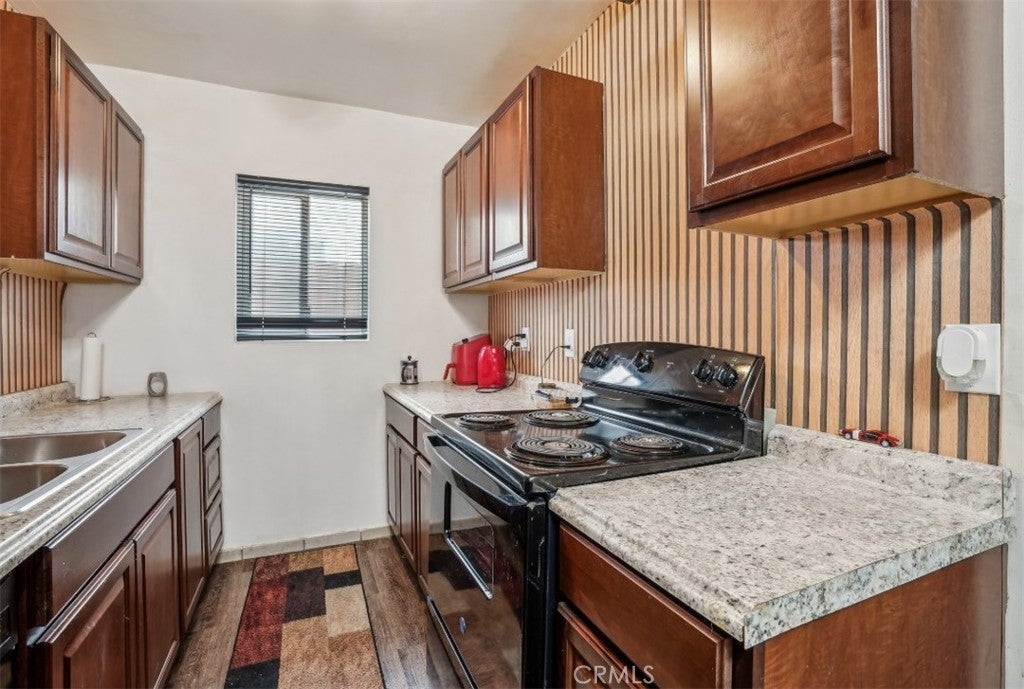 Photo of Listing #SR25184333