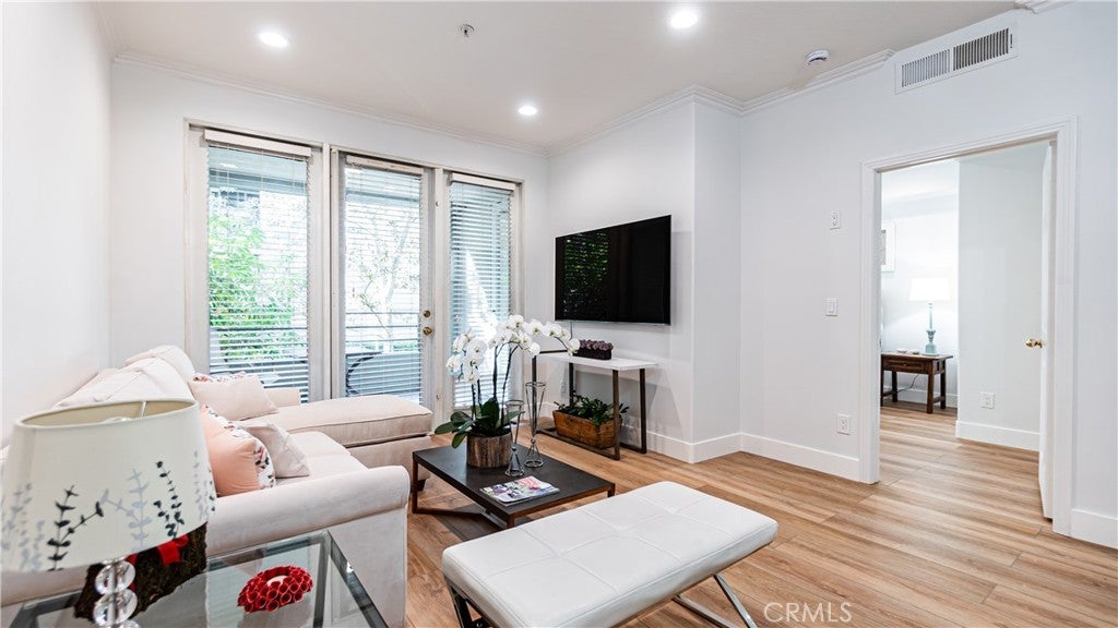 Photo of Listing #NP25184454