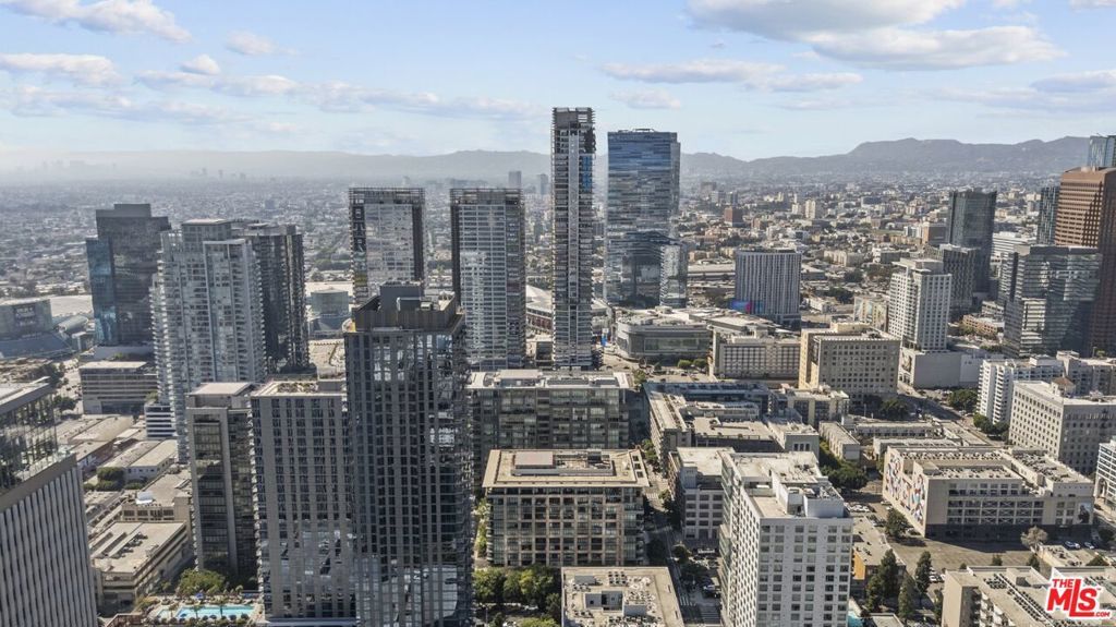 Photo of Listing #25577243