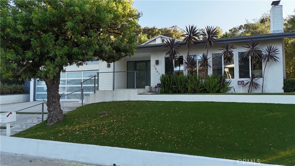 Photo of Listing #SR25182295