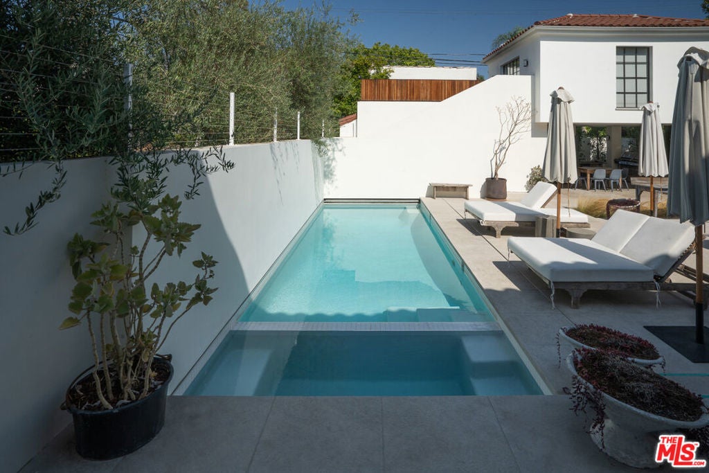 Photo of Listing #25579059