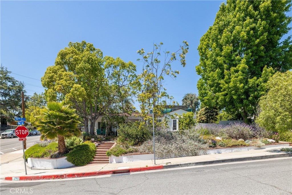 Photo of Listing #SB25185417