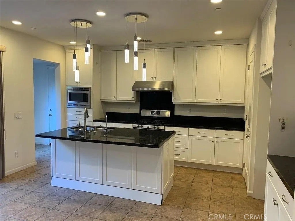 Photo of Listing #OC25185581