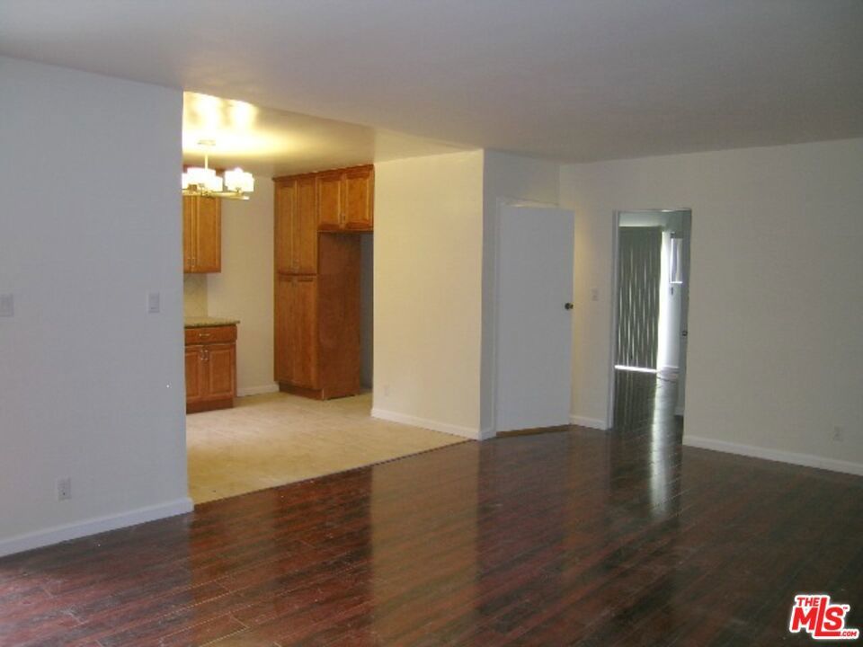 Photo of Listing #25578817