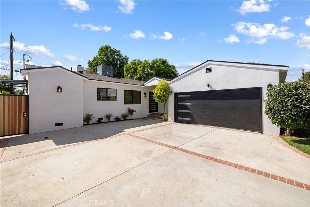 Photo of Listing #SR25185797