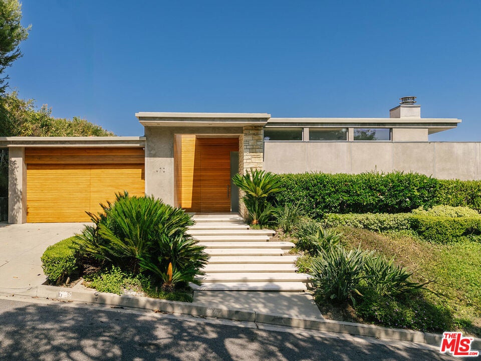 Photo of Listing #25579077