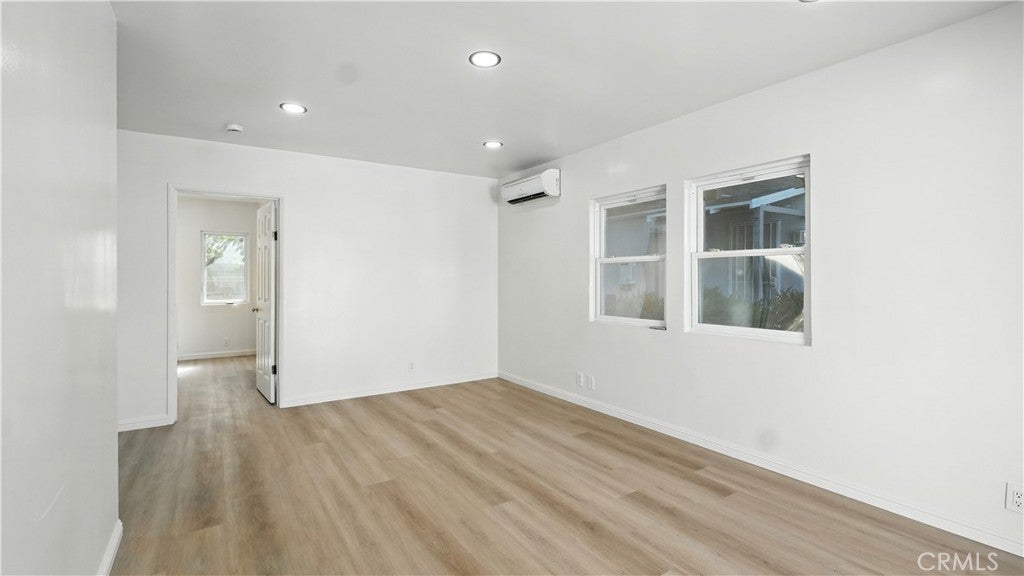 Photo of Listing #SR25187148