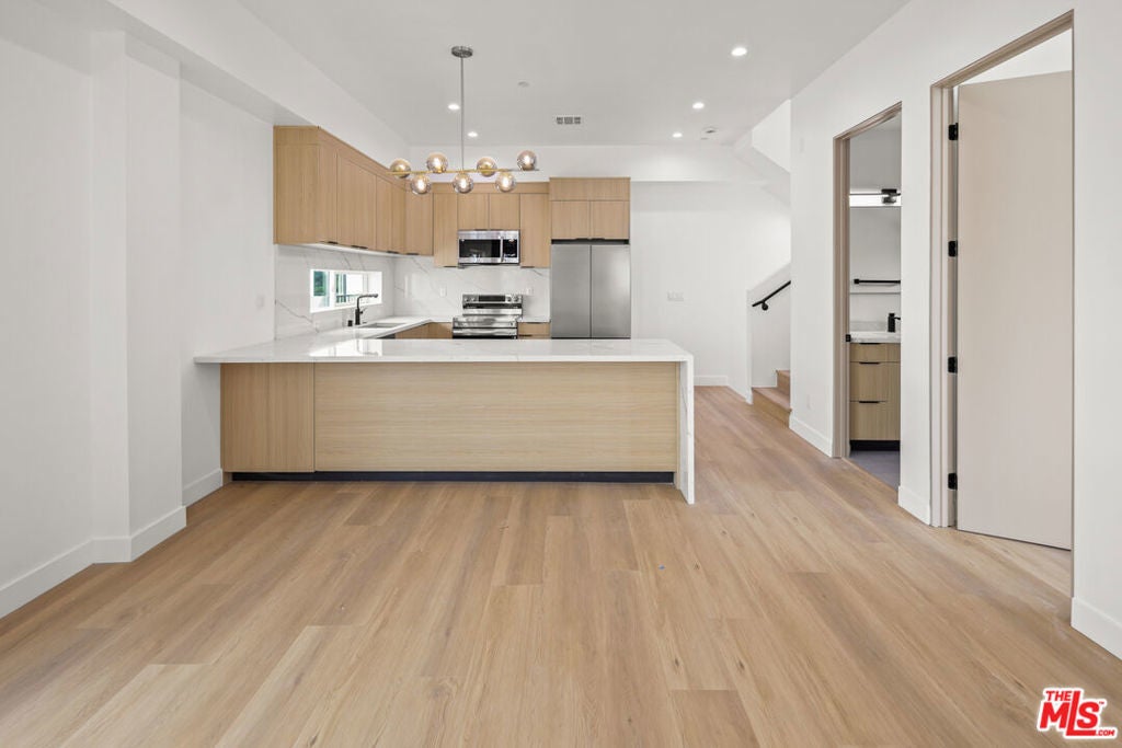 Photo of Listing #25580113