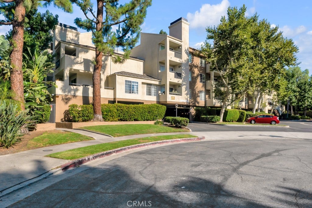 Photo of Listing #SR25187364