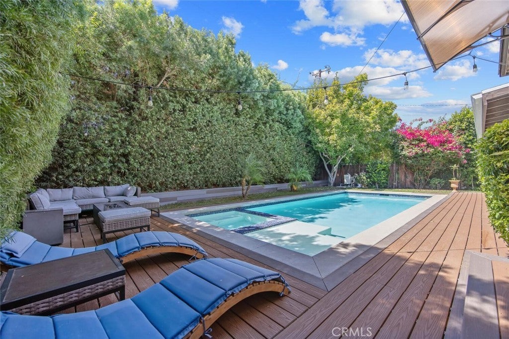 Photo of Listing #SR25187407