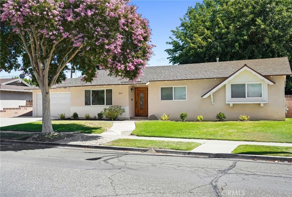 Photo of Listing #SR25187188