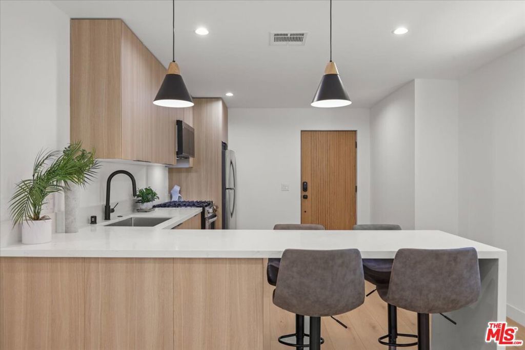 Photo of Listing #25580781