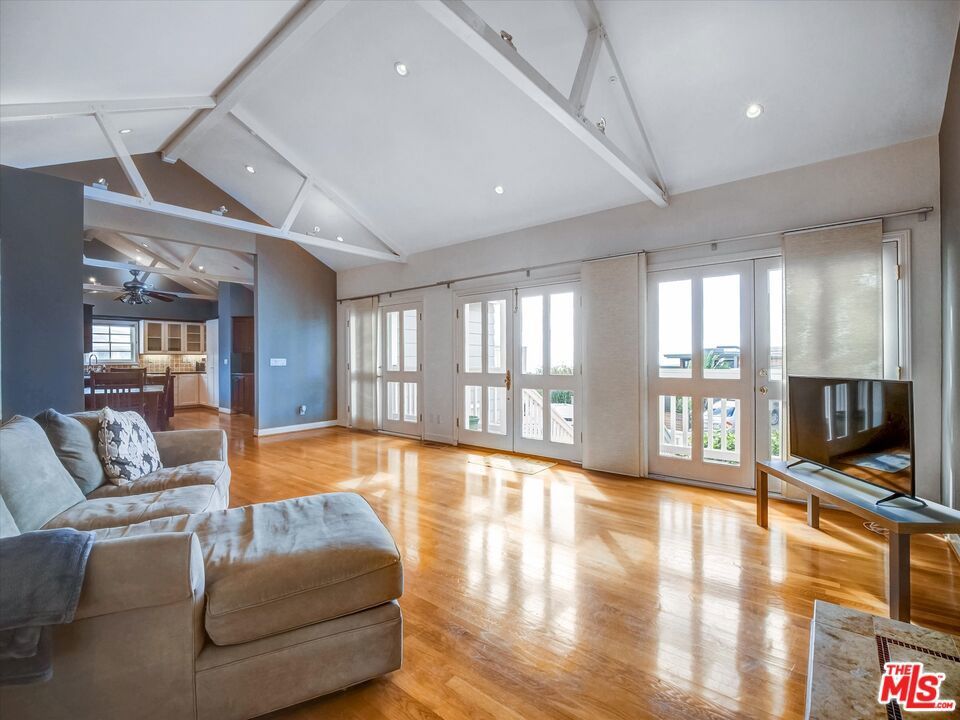 Photo of Listing #25580445