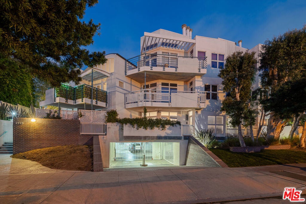 Photo of Listing #25580497