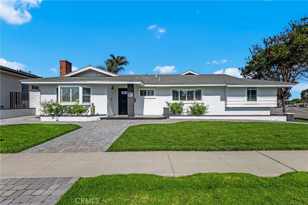 Photo of Listing #NP25187237