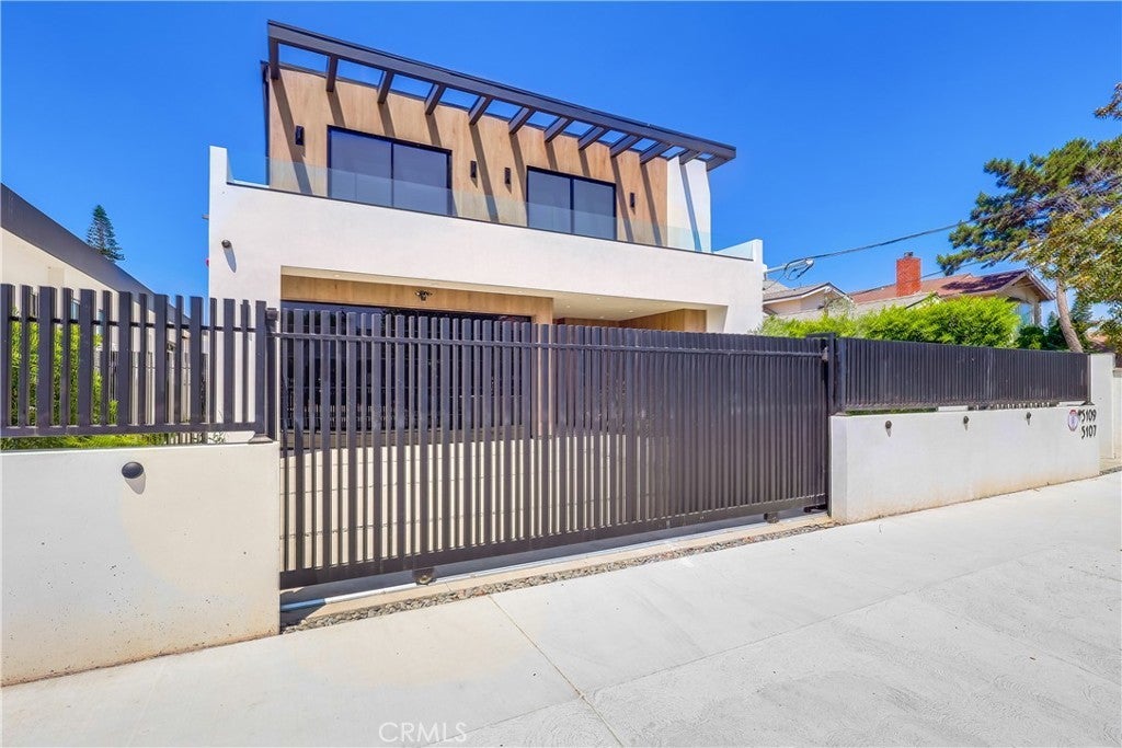 Photo of Listing #SR25188773