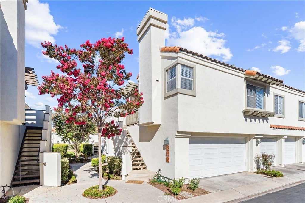 Photo of Listing #OC25189014