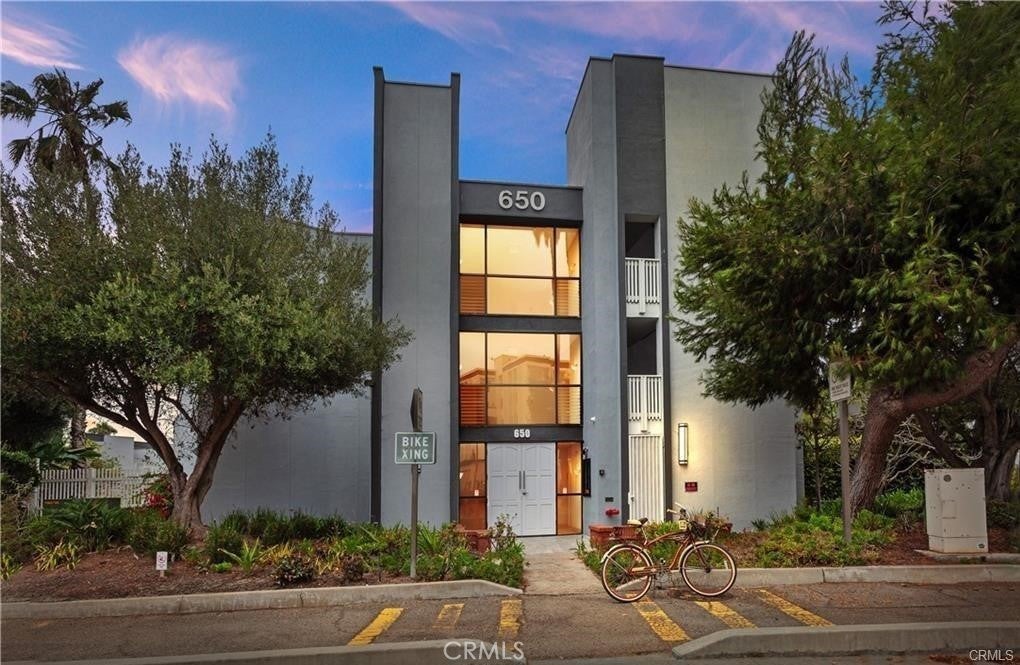 Photo of Listing #SB25189462