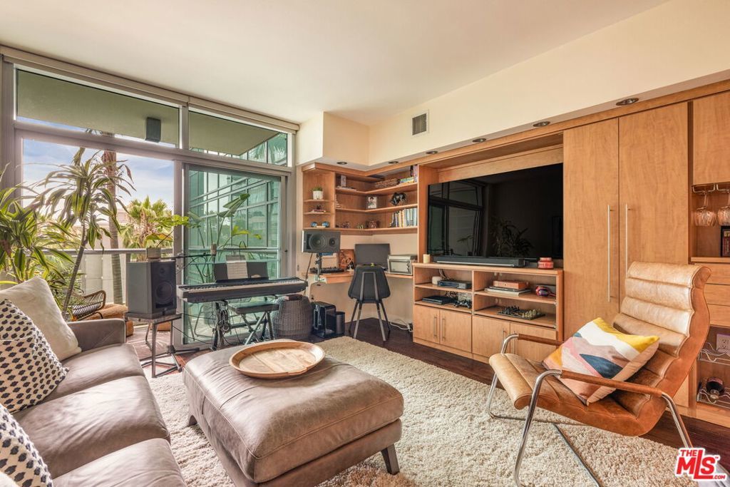 Photo of Listing #25581749