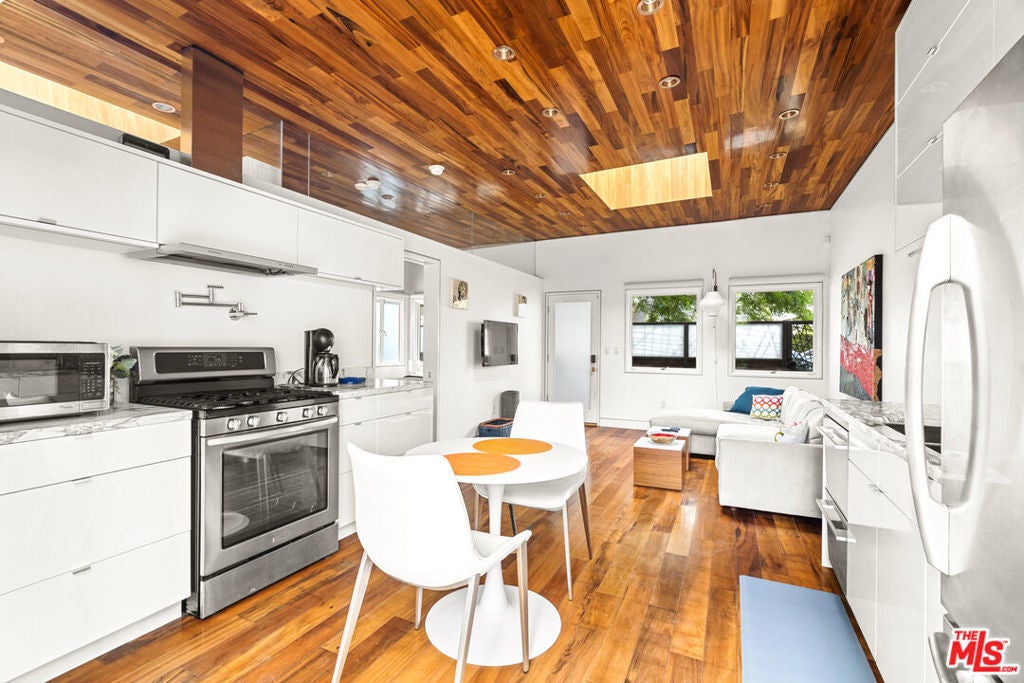 Photo of Listing #25581579