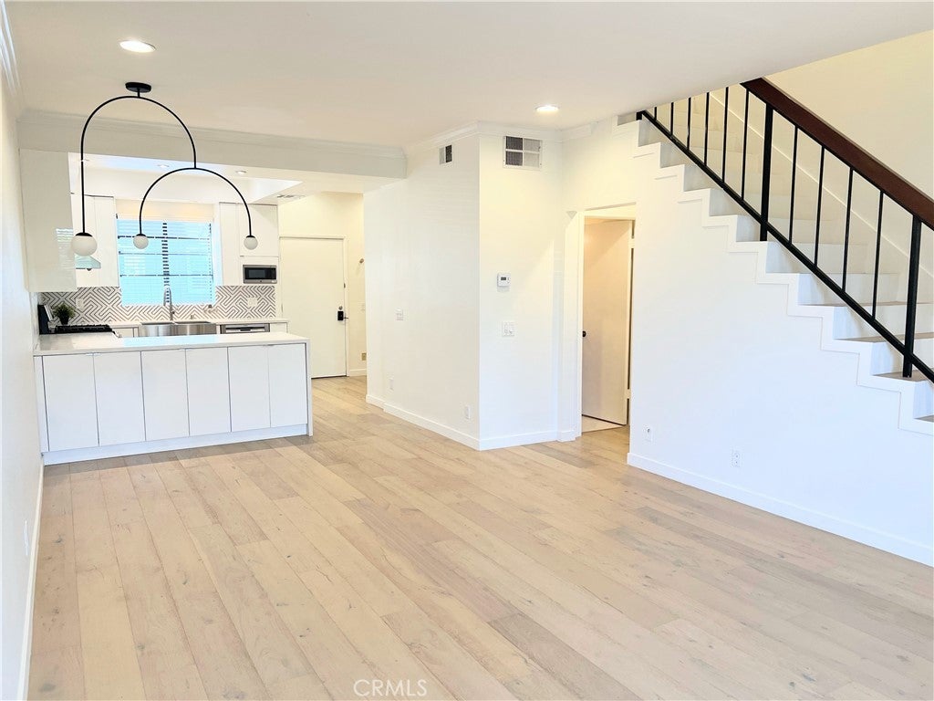 Photo of Listing #SB25189424