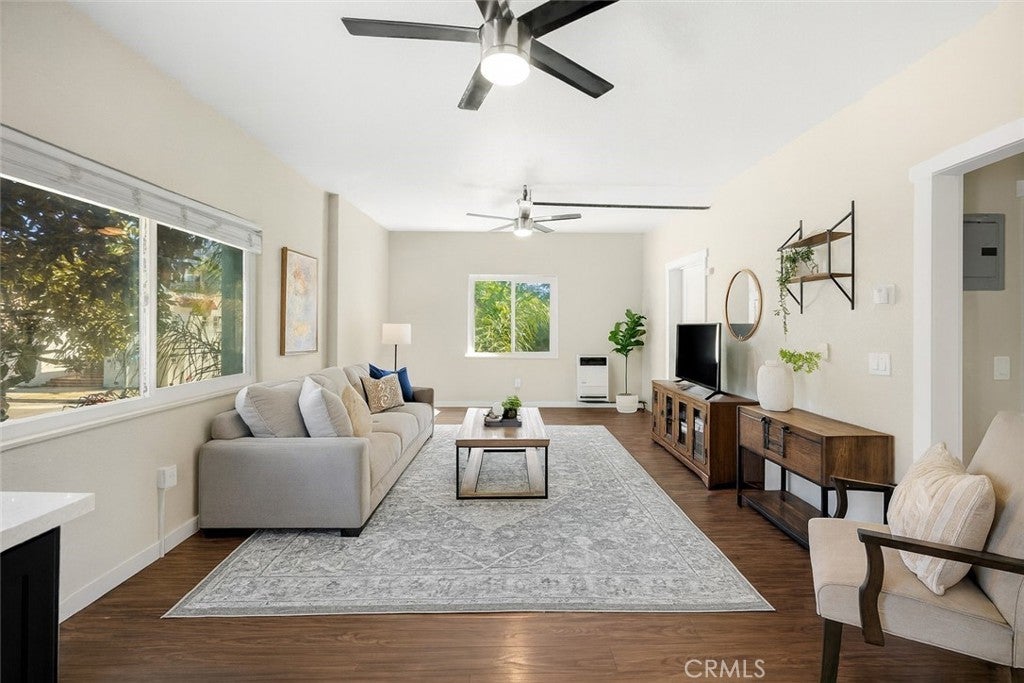 Photo of Listing #PW25190433