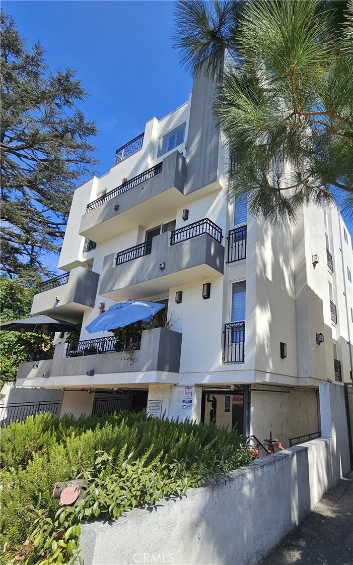 Photo of Listing #SR25190640