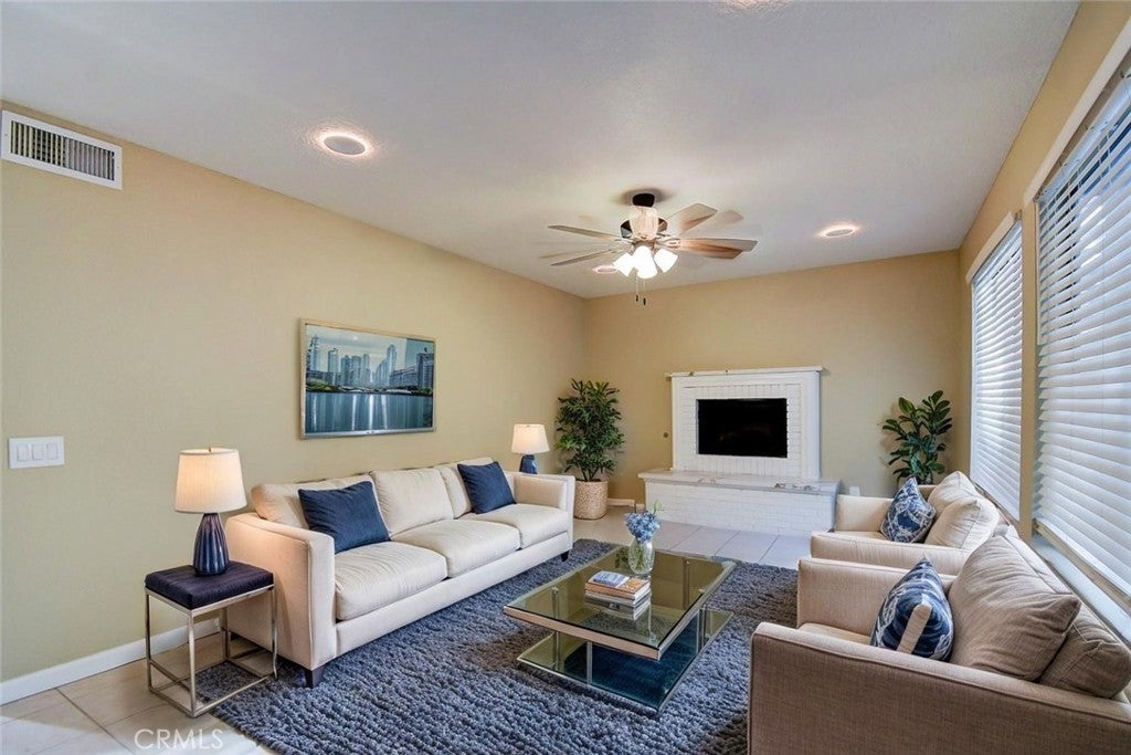 Photo of Listing #OC25190665